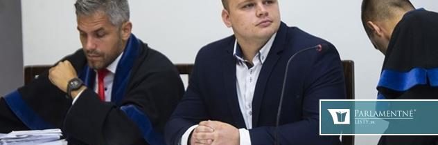 VIDEO Kotlebovec Mazurek v parlamente skončil, odsúdili ho: Takto reaguje jeho stranícky šéf