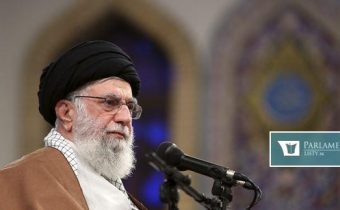Chameneí vyzval susedné krajiny, aby sa spojili proti zhubnému vplyvu USA