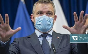 Pellegrini vyhlásil núdzový stav, obchody okrem potravín, drogérií a lekární sa na Slovensku zatvárajú