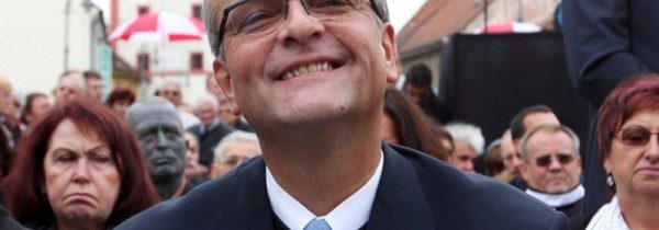 Copak se ti stalo Mirku Kalousku, že zvažuješ své vystoupení z církve??? To už není jako střídat politické strany!!!