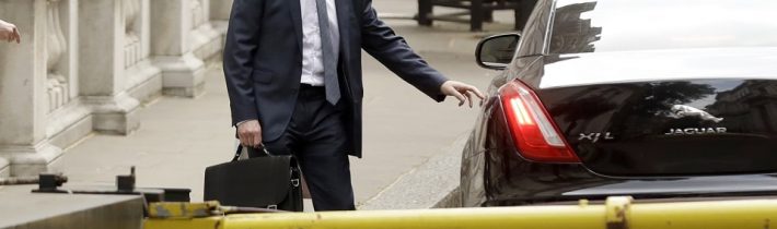 Briti sú si “absolútne istí”, že ruskí hackeri šli po informáciách o vakcíne