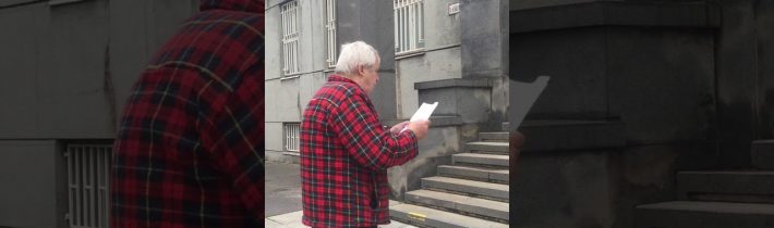 V piatok 5.6. 2020  pred ministerstvom  vnutra, Mikulec nekoná, Lučanský zametá ďalej.