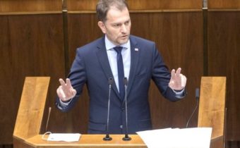 Parlament Matoviča neodvolal: ponožky z Bruselu sú zachránené