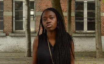 „Všichni běloši jsou rasisté,“ tvrdí černá aktivistka a bývalá poradkyně belgické Vlámské rady mládeže