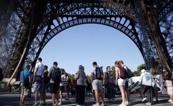 Francúzsko: Vodič autobusu nevpustil ľudí bez rúšok, po útoku je mozgovo mŕtvy