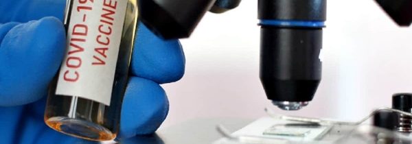 Evropská komise chce kvůli koronaviru zmírnění „přísných pravidel pro schvalování očkovacích látek obsahujících geneticky modifikované organismy“
