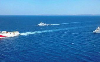 Europoslanec Ivan David: V okamžiku, kdy premiéři zemí EU podepsali dluhovou dohodu, turecké vojenské námořnictvo vyplulo krást řeckou ropu a plyn