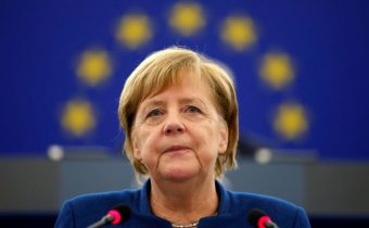 Merkelová: EÚ neuznáva výsledok prezidentských volieb v Bielorusku“. Stokrát horšie nedávne násilie a štátny teror proti vlastným občanom v Katalánsku, Francúzsku a inde v EU, nespomenula ani slovom
