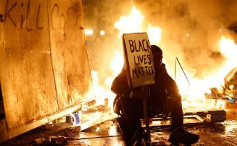 Soeren Kern:  Black Lives Matter: „Všechno to tady podpálíme“ – část 2