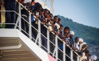 Francúzske úrady zachránili 31 migrantov v Lamanšskom prielive