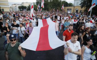 V Minsku ľudia opäť vytvorili “reťaze solidarity”