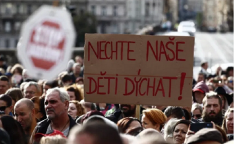 INFOVOJNA: Tisíce lidí na demonstraci v Praze proti rouškám a totalitním opatřením vlády kvůli údajné pandemii (VIDEO)