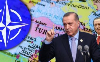 Francouzský Le Monde: NATO je zcela bezmocné vůči agresivnímu chování Turecka
