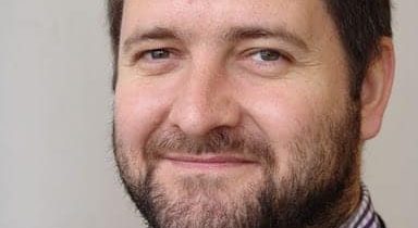 Analytik Zachar: 100 miliónov pre štátnu poisťovňu? A 40 percent pacientov súkromných poisťovní hádže vláda cez palubu?