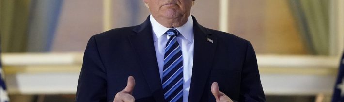 USA: Trump údajne navštívil Oválnu pracovňu napriek nákaze koronavírusom