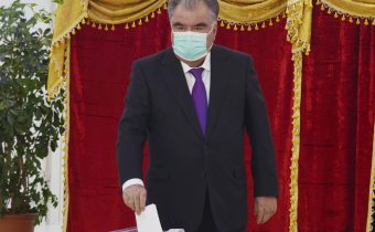 Tadžikistan: Voľby sa skončili, očakáva sa hladký úspech tvrdého vodcu Rachmona