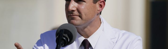 Trump sa môže od soboty opäť “verejne angažovať”, uviedol jeho lekár