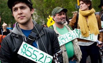 Studentské půjčky v USA se proměnily v „toxický dluh“