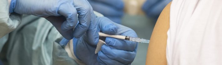 Vedci z Oxfordu pracujú na úprave zloženia vakcíny proti SARS-CoV-2