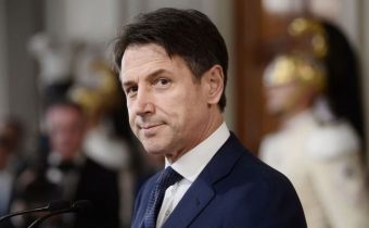 Italský premiér Conte podává demisi, doufá v nový mandát