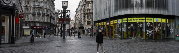 V Londýne zatvorili školy a otvorili dočasné nemocnice