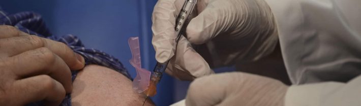 Veda pomáha: Očkovanie, testovanie opakovane a intenzívne v nakazených lokalitách, dodržiavanie nariadení