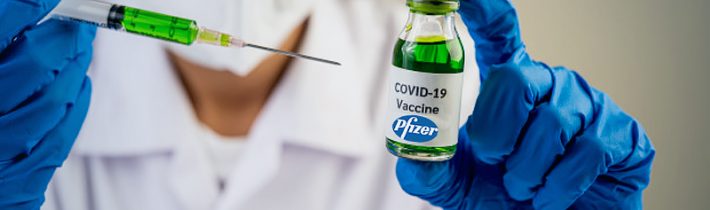 Američtí zdravotníci odmítají očkování, nechtějí být pokusnými morčaty