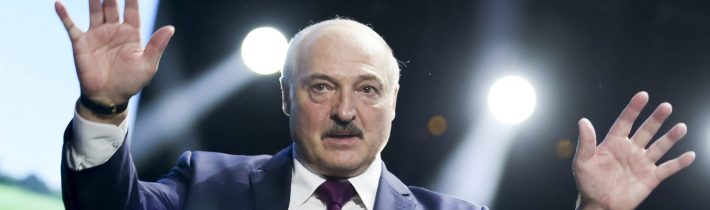 Bielorusko: Protesty proti Lukašenkovi naberajú na sile. Policajti zadržali aj zahraničných novinárov