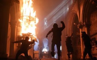 Ve Švédsku zaznamenali za 6 let skoro 829 útoků na kostely. Za vše prý mohou “mentálně narušení” a “pravicové živly”