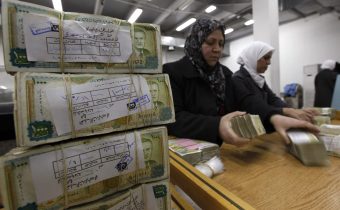 Sýrsky prezident uprostred krízy sľubuje finančné stimuly