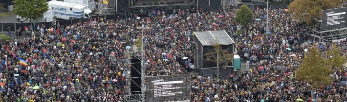 Španielsko: Koncert s účasťou 5-tisíc ľudí má overiť účinnosť testovania