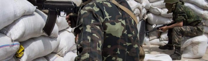 Policisté v noci zadrželi pět Čechů podezřelých z teroristických činů na východě Ukrajiny.