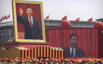 Bidenova protičínska kampaň sa zrútila — Peking roztrhol západné spojenectvo