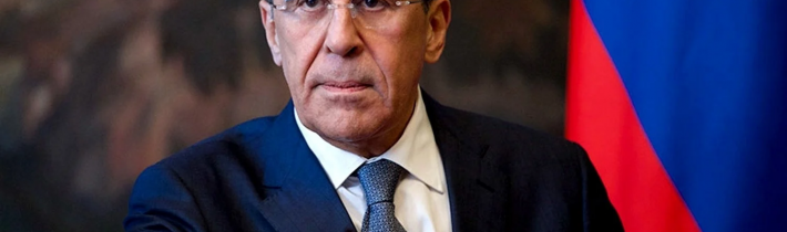 Lavrov varoval ostatné krajiny pred podporovaním militaristických nálad Kyjeva