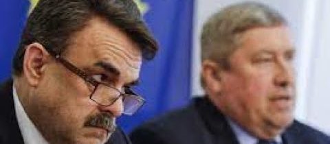 Pred domom Jaromíra Čižnára v Pezinku a výzva aby sa ospravedlnil ľuďom na Slovensku