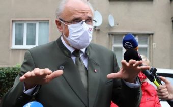 Ján Mičovský odstúpi z ministerského postu. 