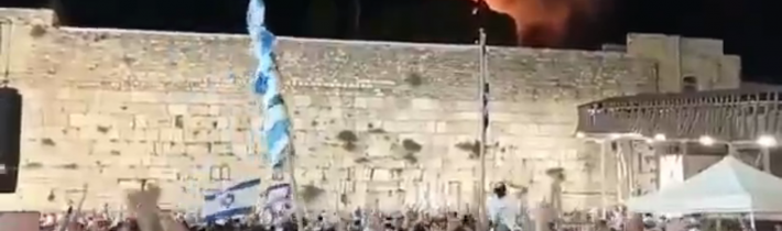 Židia sa radujú z požiaru mešity al-Aksá na Chrámovej hore