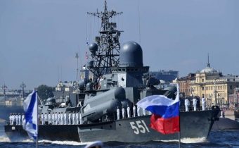 Aby Rusko donutilo americké zpravodajské služby upustit od atentátu na Putina v Ženevě, vyslalo na jejich pobřeží 50 námořních válečných lodí