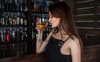 W.H.O. požaduje, aby ženy v „reprodukčním věku“ vůbec nepily alkohol
