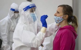 Epidemiológ: Na Slovensku sa už začala tretia epidemická vlna.
