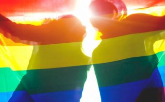 Iniciatíva proti homosexuálom v Poľsku postúpila v legislatívnom procese, poslanci jej dali zelenú