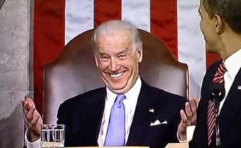 Prezident USA Joe Biden: Blábolení pomateného starce s odumřelým mozkem a s prstem na jaderném červeném knoflíku. To není pro smích, ale  hrůzostrašné varování (VIDEO 2min, CZ Titl)
