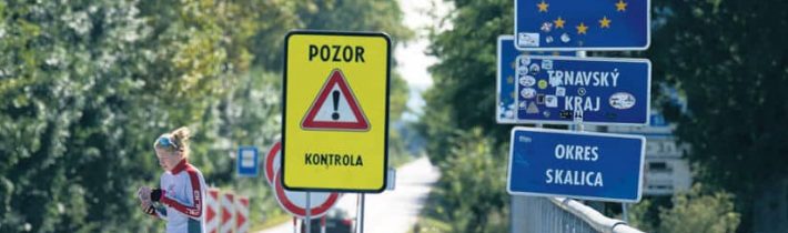 Slovensko výrazně mění pravidla. Bude vyžadovat karanténu od cestujících, kteří nejsou očkováni.