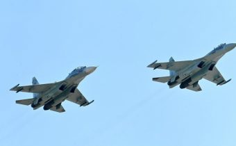 Ruské stíhačky v blízkosti britskej lietadlovej lode spôsobili v NATO paniku