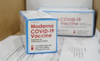 Budúci týždeň EMA rozhodne o povolení na používanie vakcíny od Moderny u detí