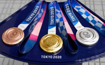 Na olympijských hrách v Tokiu rozdali prvé medaily, na čelo bilancie krajín sa dostala Čína