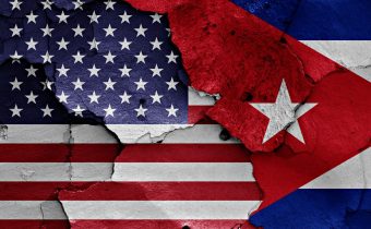 Ruské MZV apeluje na USA, aby sa nemiešali do záležitostí Kuby a upustili od tradičných scenárov.