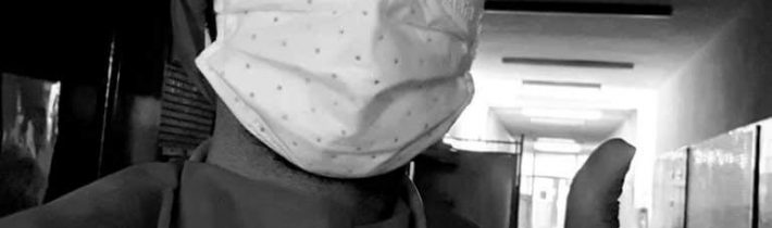 Sabaka zverejnil príspevok ako sa znovu navlieka do plášťa a ide bojovať s covidom: „Teraz ako máme za sebou to nekonečné čakanie na ďalšiu vlnu, sklúčenosť vytláča odhodlanie a chuť bojovať“.