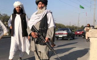 Prebehli rozhovory Talibanu so skupinami odporu v Afganistane