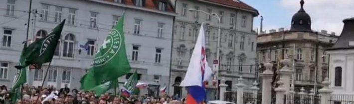 NAŽIVO: V Bratislave už prišlo k prvému zatýkaniu. Robert Fico sa ukázal v Košiciach, jeho protest začína o 16. hodine.
